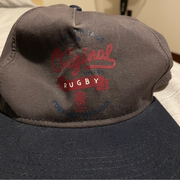 England Rugby bundle of shirt (size medium) and two hats. - Picture 7 of 10